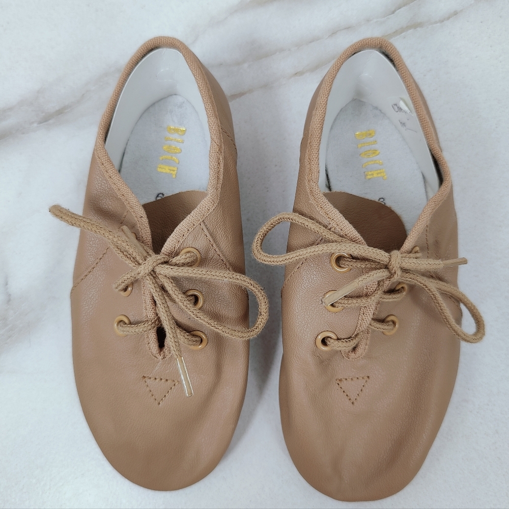 NWOT Bloch Tan Leather Child Toddler Girl Jazzsoft Split Sole Jazz Shoes, Sz 9